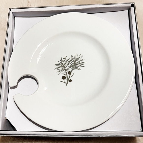 🆕 PC Holiday Mingling Plates - Set of 4 - Picture 3 of 4